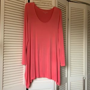 Size medium, pretty pink high/low hem!